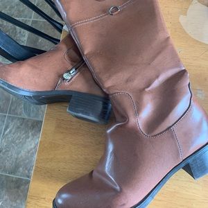 BROWN 🥾 BOOTS 👢 SZ 9